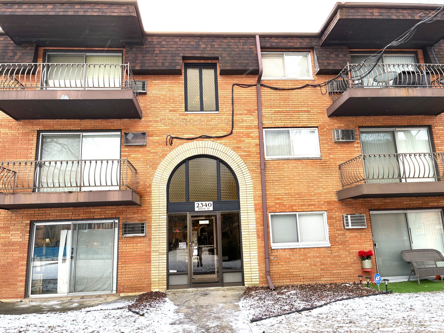 2340 186th Street, Unit 7 Lansing, IL 60438 - Photo 1 of 14
