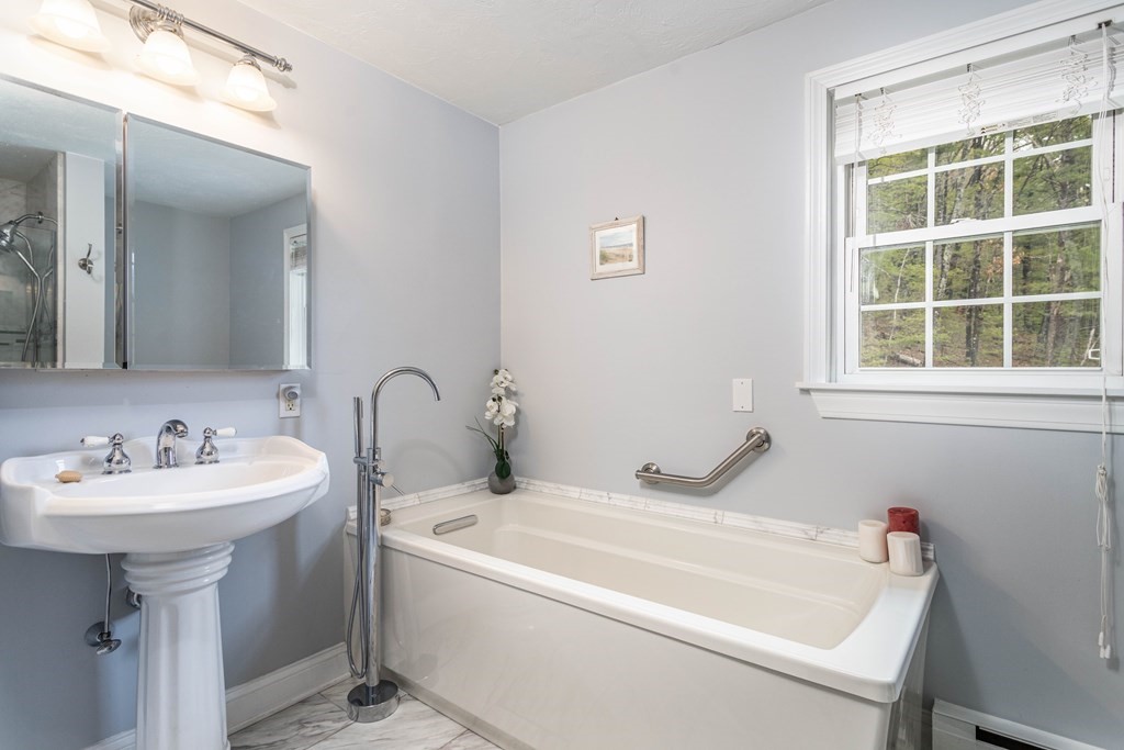 59 Holden Road Shirley, MA 01464 - Photo 32 of 42