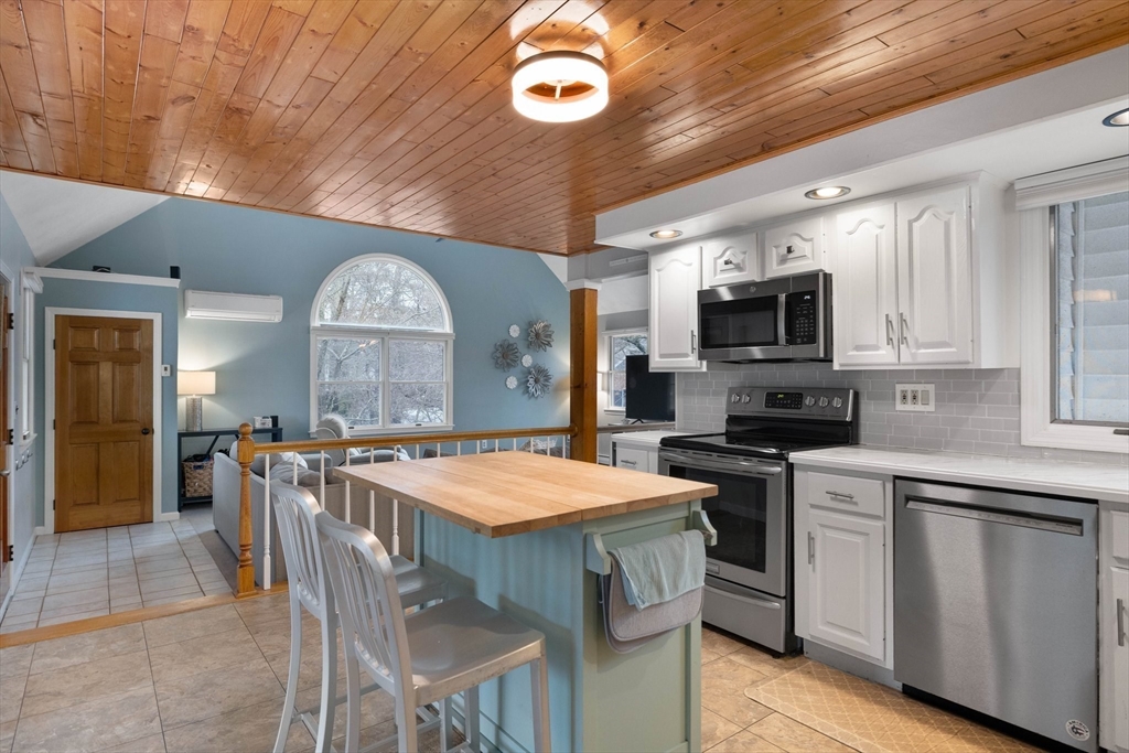 3 Sewell Road Wilmington, MA 01887 - Photo 3 of 25 Gallery Image 3