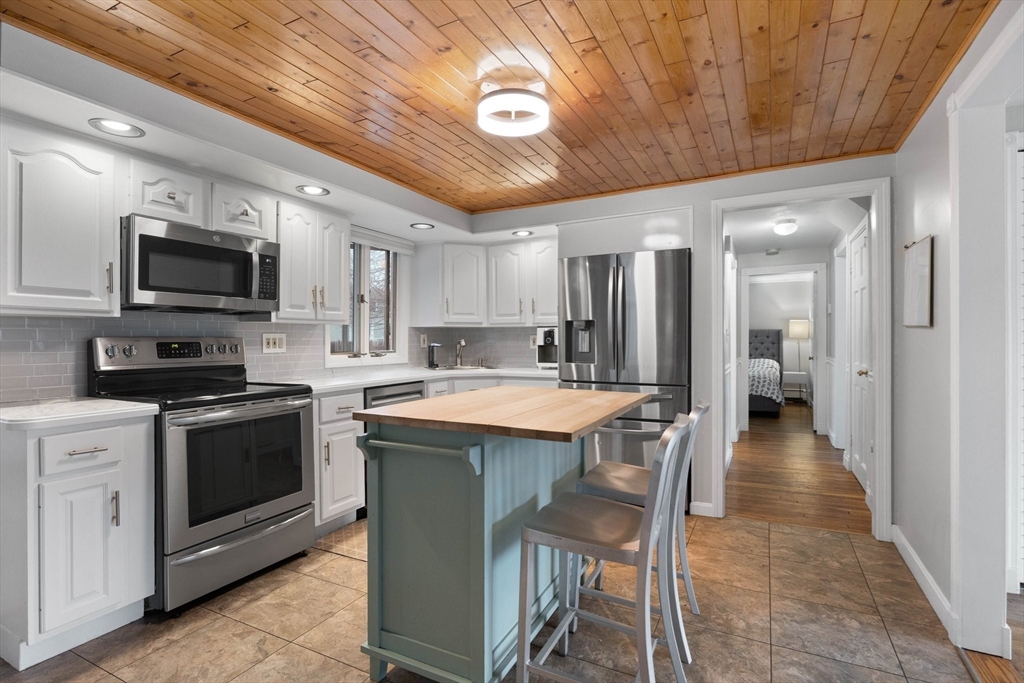 3 Sewell Road Wilmington, MA 01887 - Photo 5 of 25 Gallery Image 5