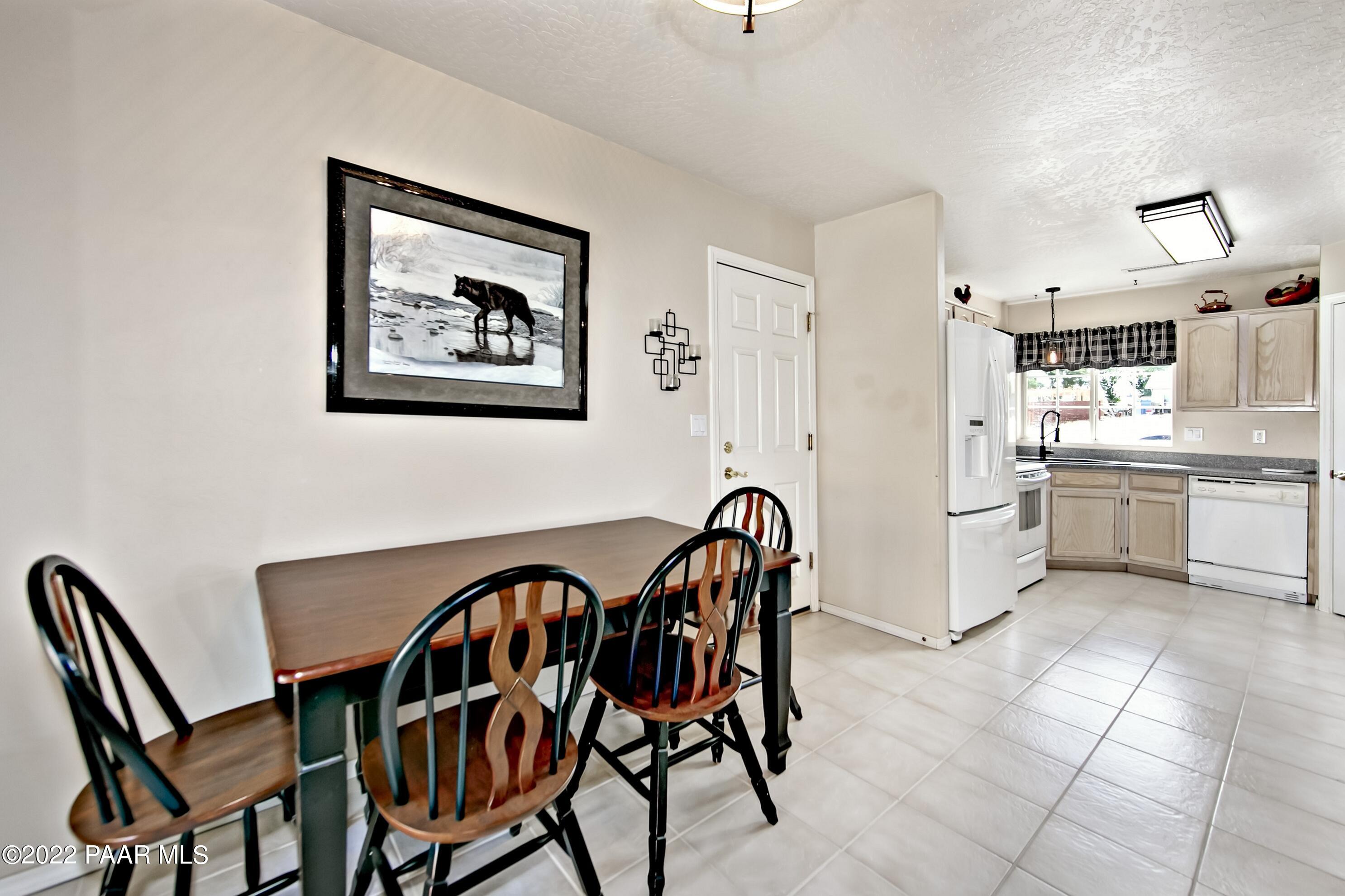 5260 North Long Rifle Road Prescott Valley, AZ 86314 - Photo 8 of 23 008_Dining