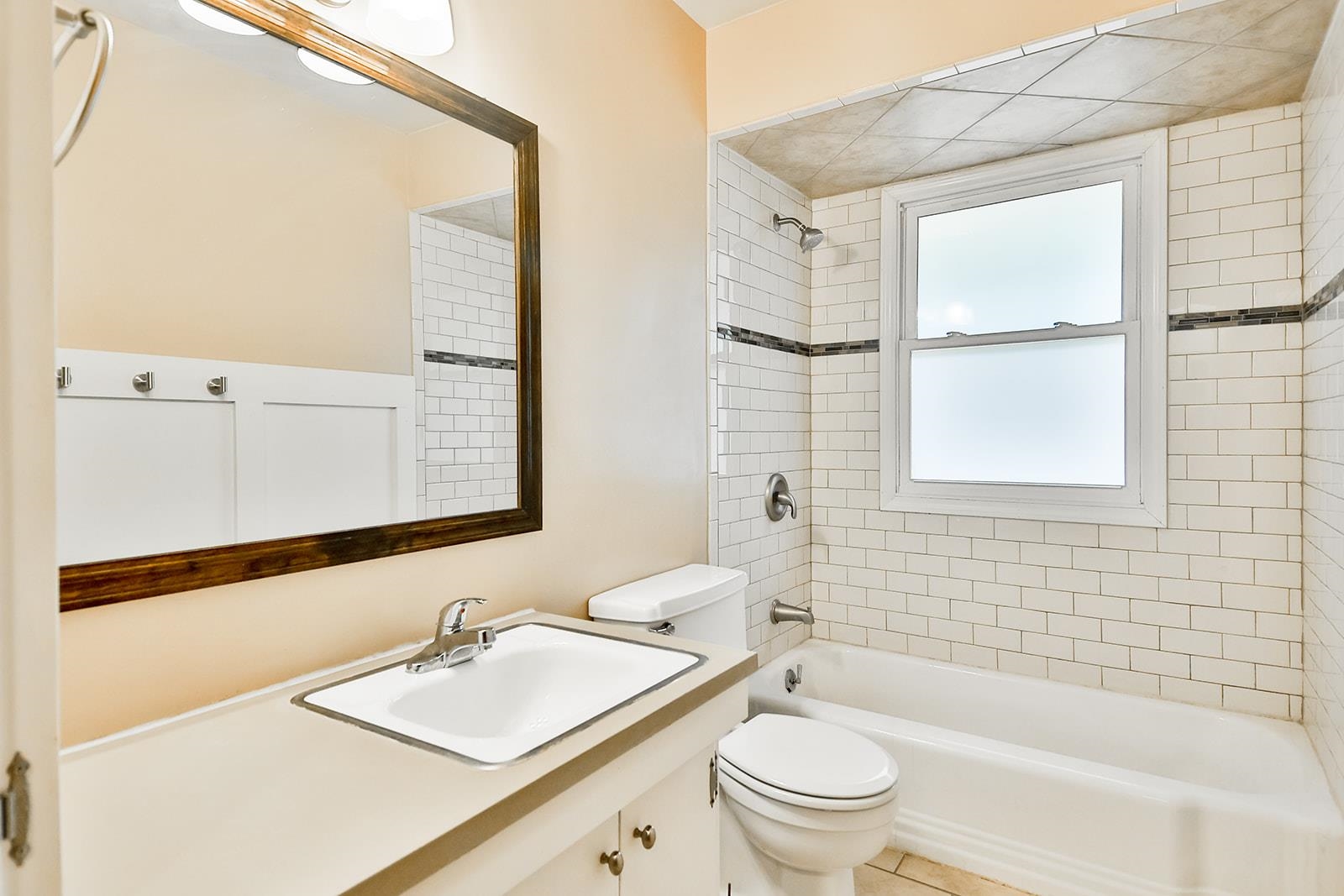 1015 Brookfield Road Rockford, IL 61107 - Photo 23 of 28 Gallery Image 23