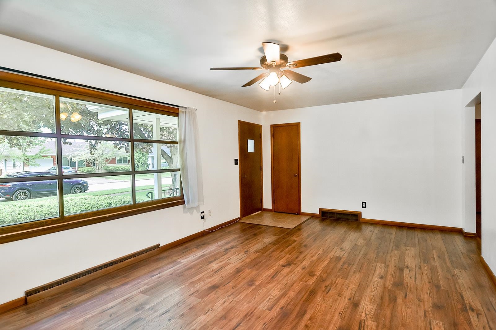 1015 Brookfield Road Rockford, IL 61107 - Photo 7 of 28 Gallery Image 7