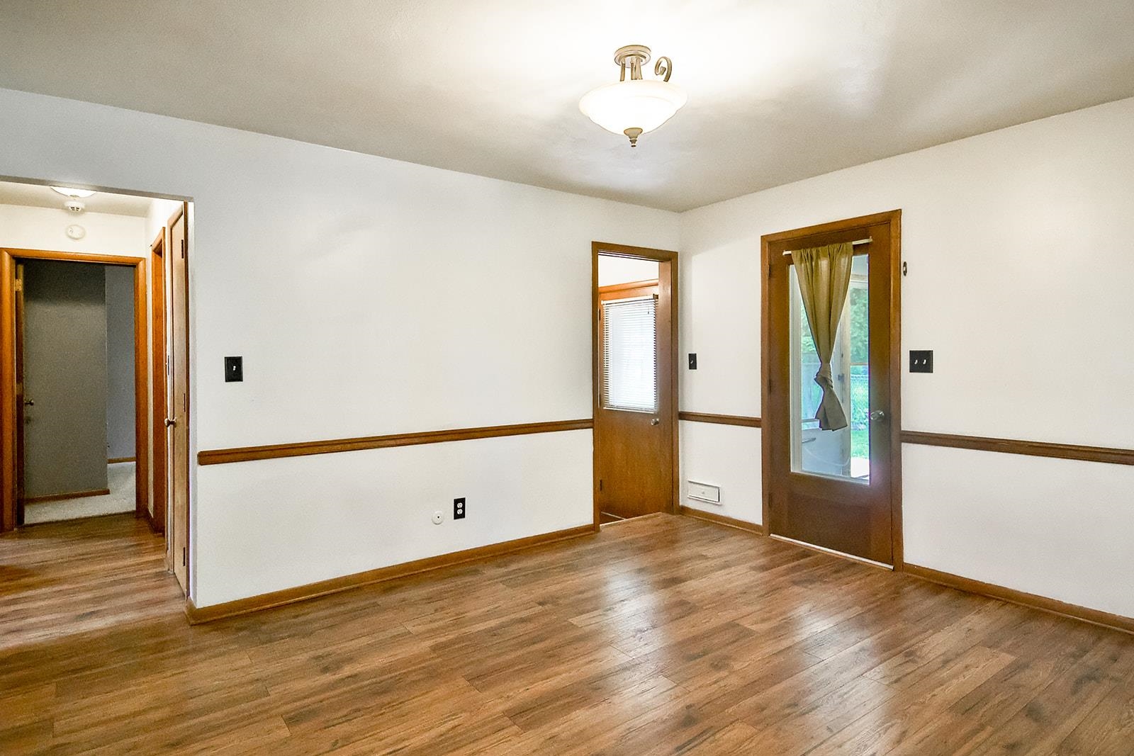 1015 Brookfield Road Rockford, IL 61107 - Photo 10 of 28 Gallery Image 10