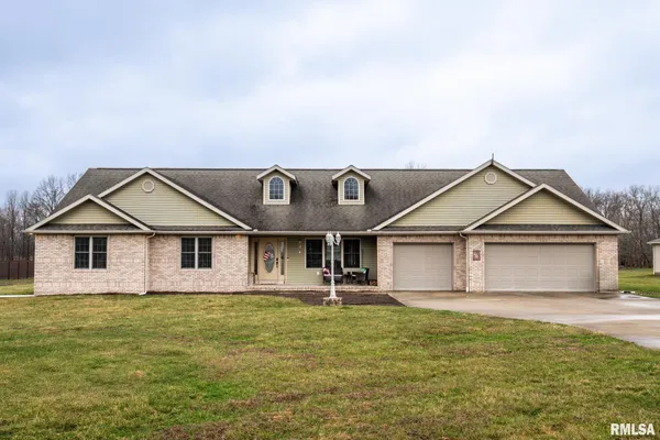 $379,900 | 15503 Karigan Lane, Johnston City, IL 62951