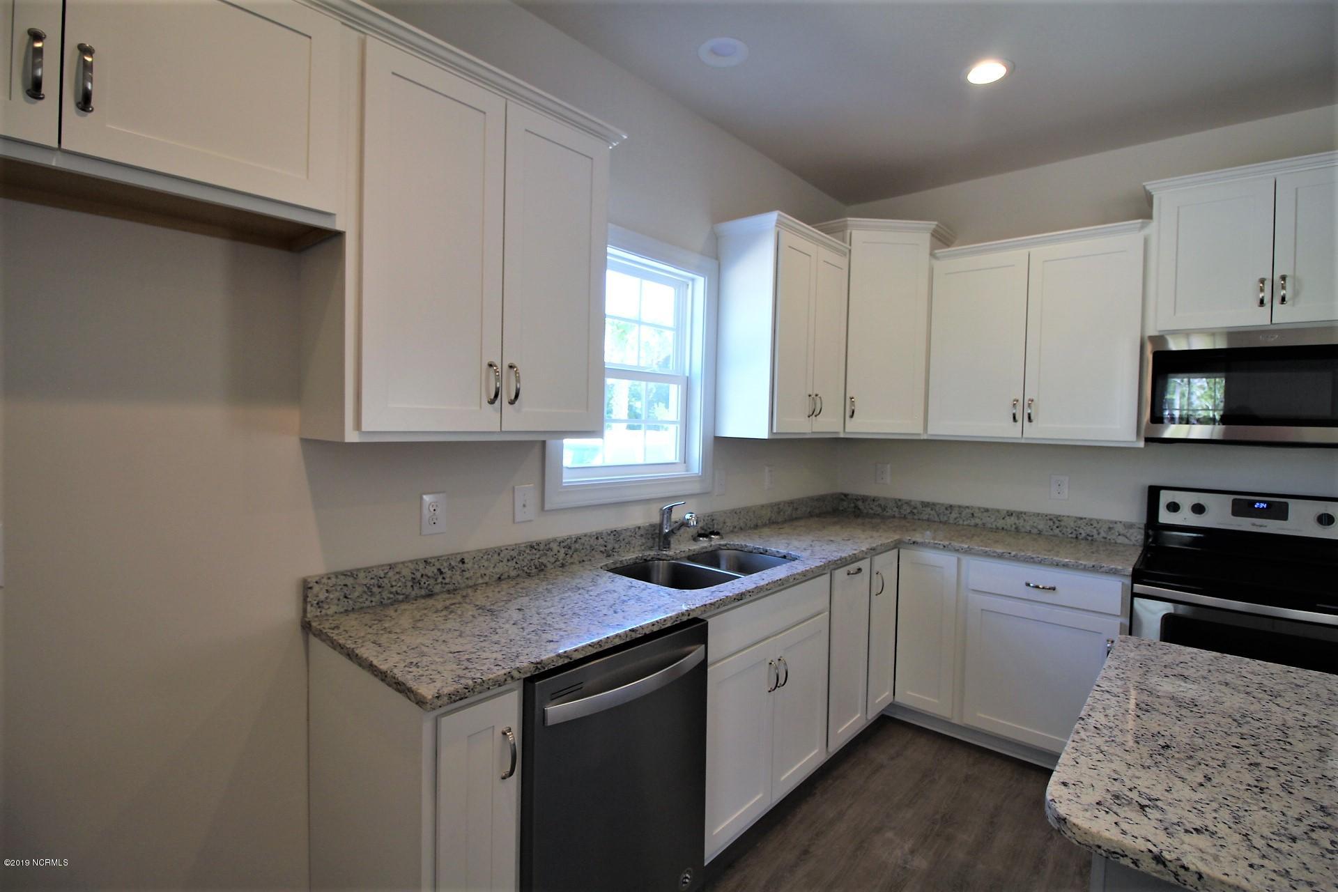 310 George Taylor Road Newport, NC 28570 - Photo 7 of 44 IMG_0839
