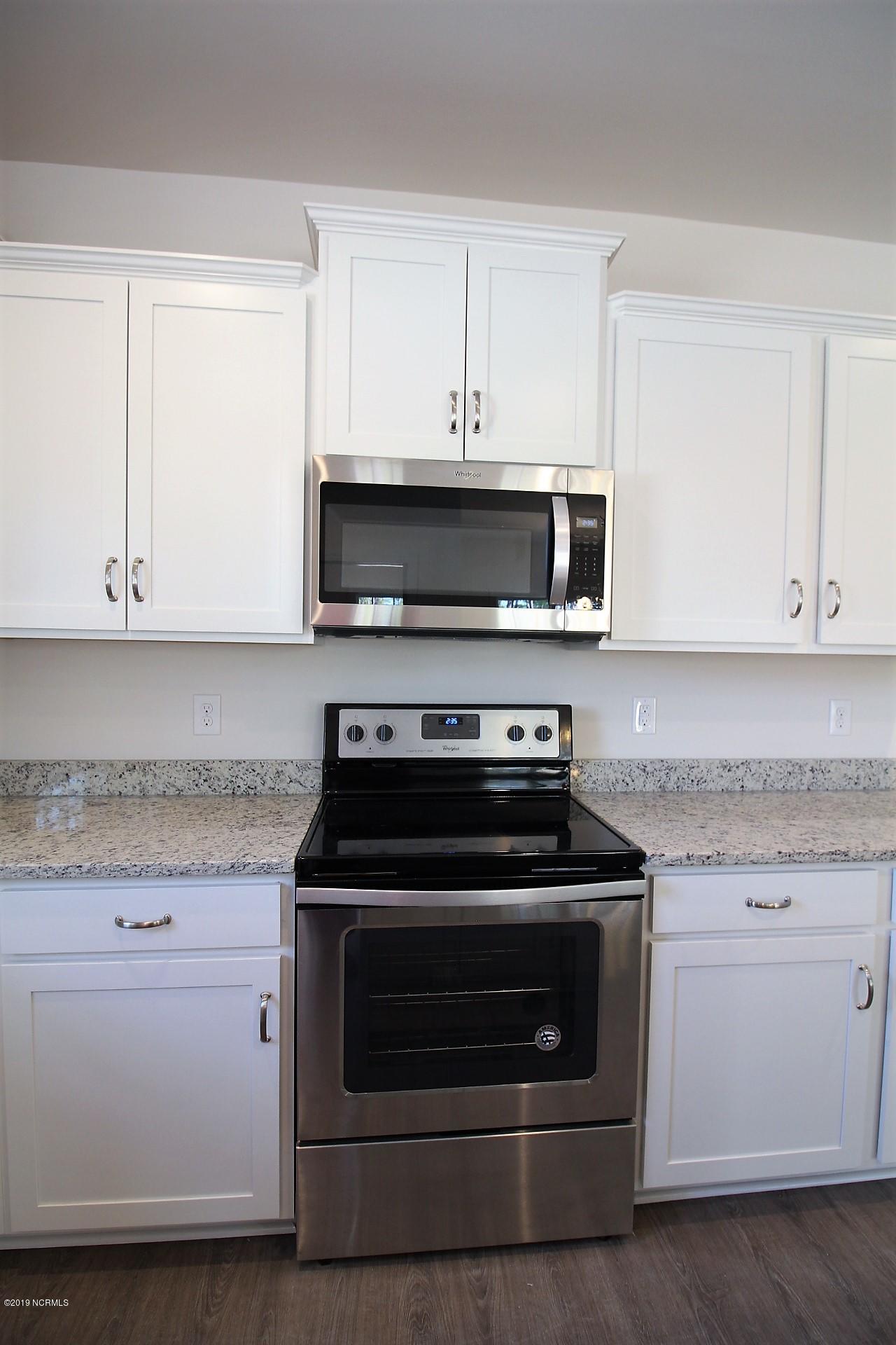 310 George Taylor Road Newport, NC 28570 - Photo 9 of 44 Electric range