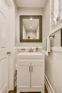$1,379,000 | 2010 Mathews Avenue, Unit C, Redondo Beach, CA 90278