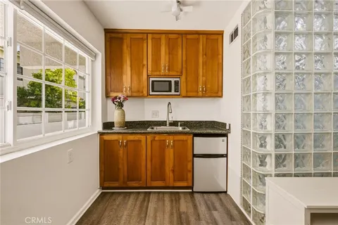 $1,379,000 | 2010 Mathews Avenue, Unit C, Redondo Beach, CA 90278
