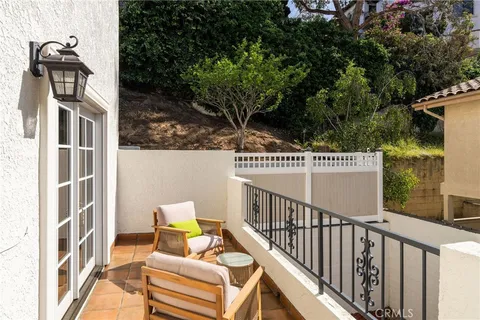 $1,379,000 | 2010 Mathews Avenue, Unit C, Redondo Beach, CA 90278