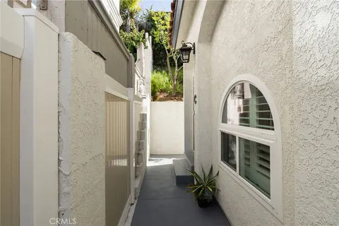 $1,379,000 | 2010 Mathews Avenue, Unit C, Redondo Beach, CA 90278
