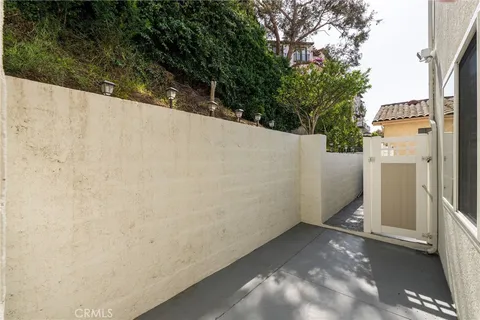 $1,379,000 | 2010 Mathews Avenue, Unit C, Redondo Beach, CA 90278