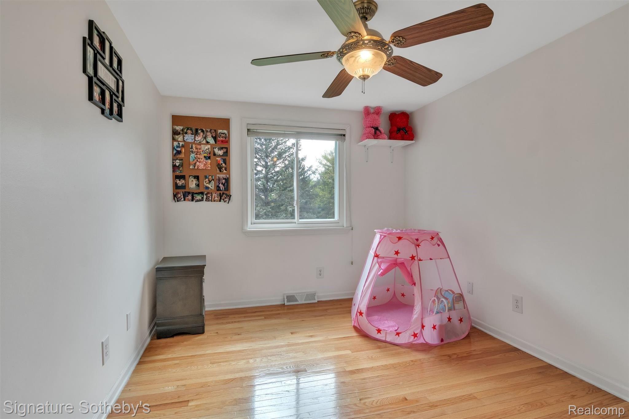 9514 Andersonville Road Clarkston, MI 48346 - Photo 22 of 49 22-9514 Andersonville Rd-Windowstill-Real-Estate-Photography-21.jpg