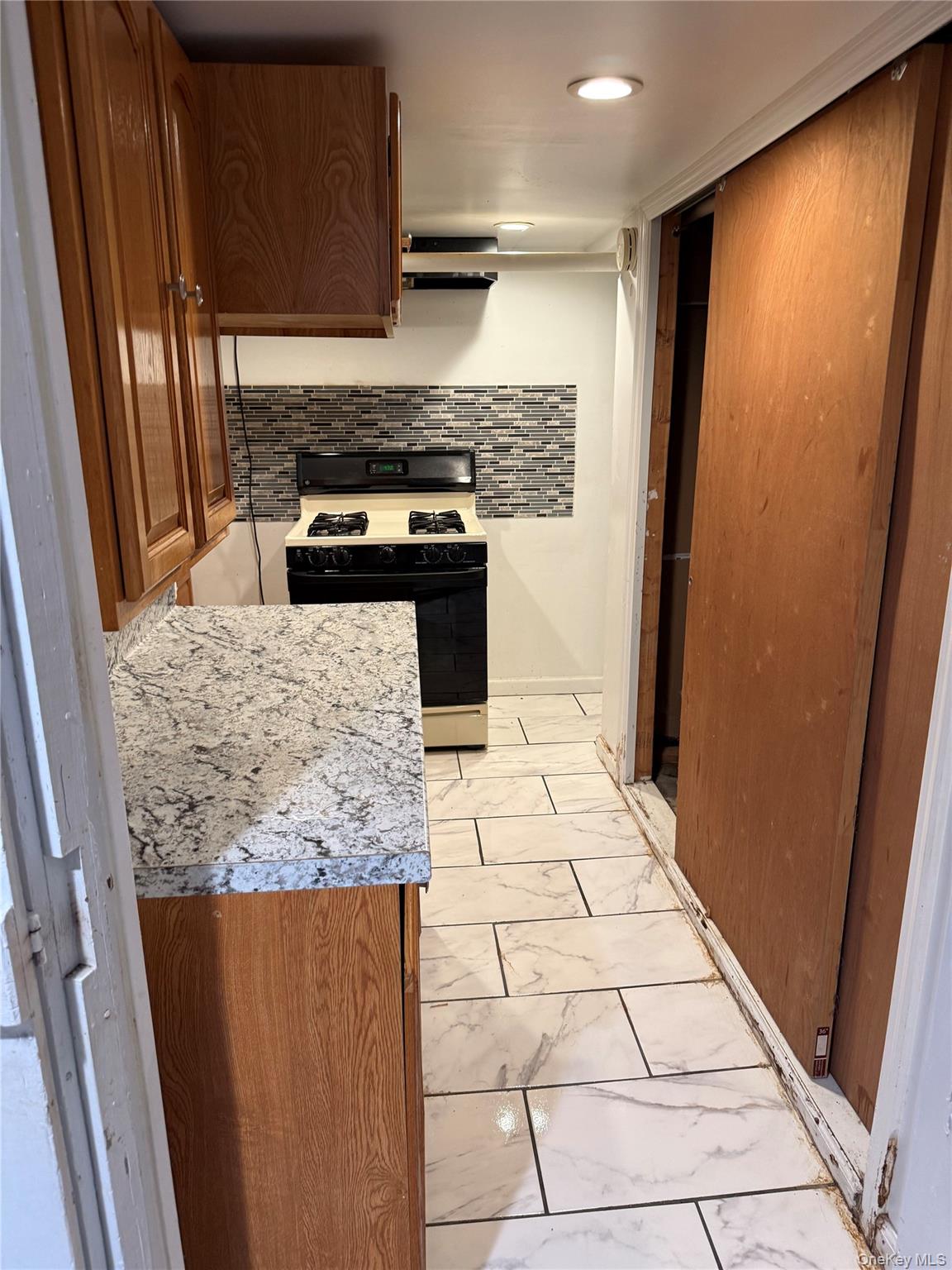 1900 Carleton Place Baldwin, NY 11510 - Photo 18 of 23 Basement Kitchen