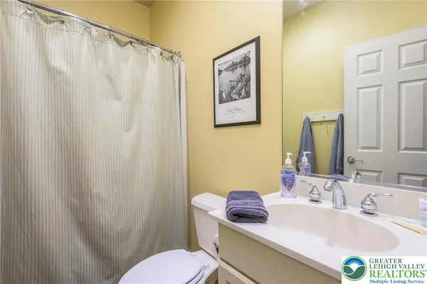 $529,000 | 7 Wildbriar Court, Lake Harmony, PA 18624