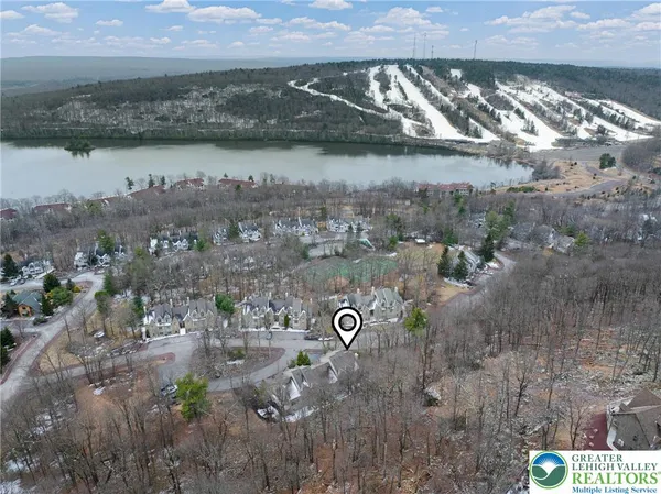 $529,000 | 7 Wildbriar Court, Lake Harmony, PA 18624