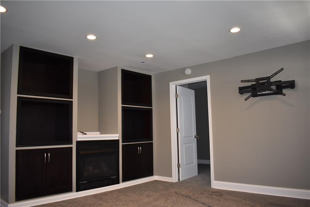146 Habig Road Indianapolis, IN 46217 - Photo 8 of 25 Gallery Image 8