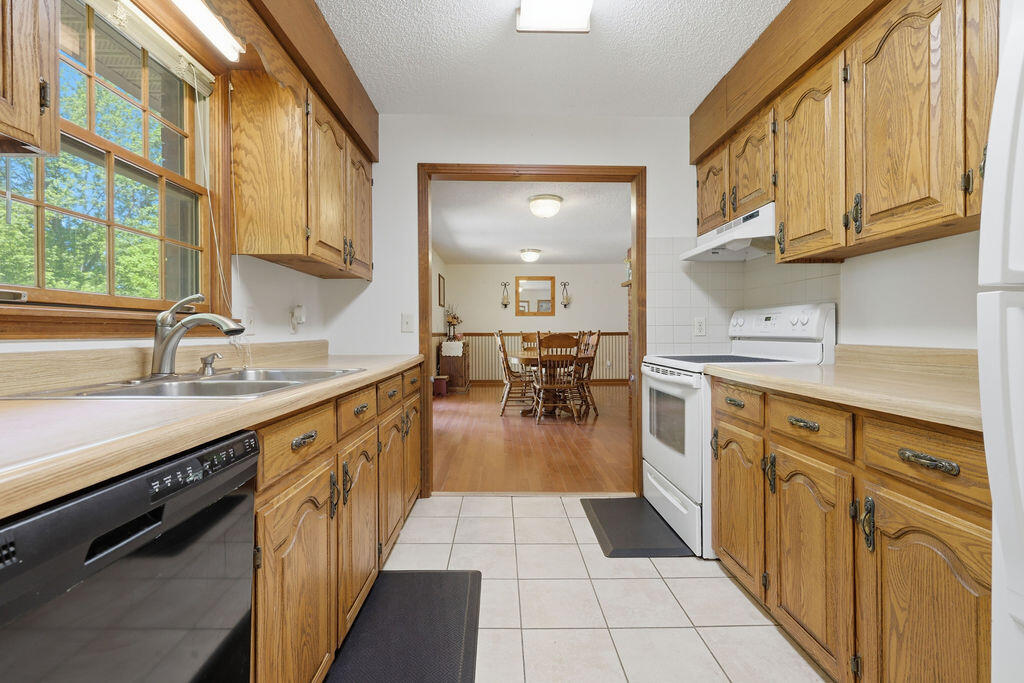 643 Beach Road Kirksey, KY 42054 - Photo 11 of 33 Kitchen