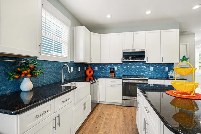 $1,075,000 | 695 Elizabeth Drive, Murrells Inlet, SC 29576