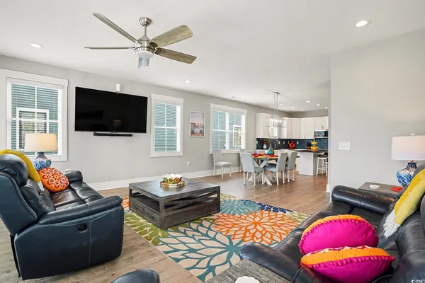 $1,075,000 | 695 Elizabeth Drive, Murrells Inlet, SC 29576