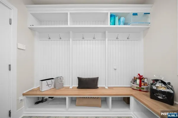 $2,475,000 | 319 Franklin Place, Paramus, NJ 07652