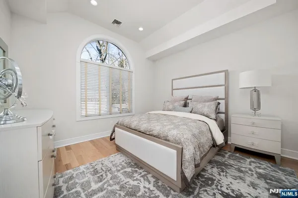 $2,475,000 | 319 Franklin Place, Paramus, NJ 07652