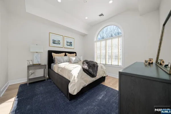 $2,475,000 | 319 Franklin Place, Paramus, NJ 07652