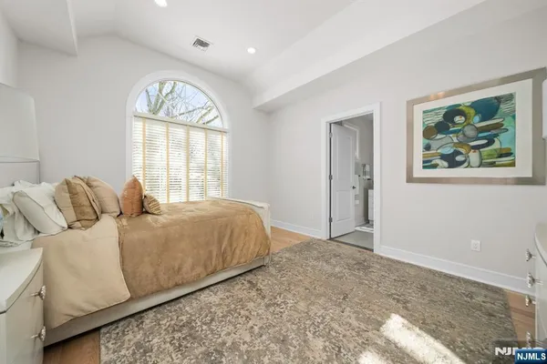 $2,475,000 | 319 Franklin Place, Paramus, NJ 07652