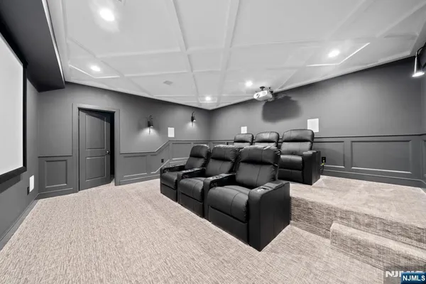 $2,475,000 | 319 Franklin Place, Paramus, NJ 07652