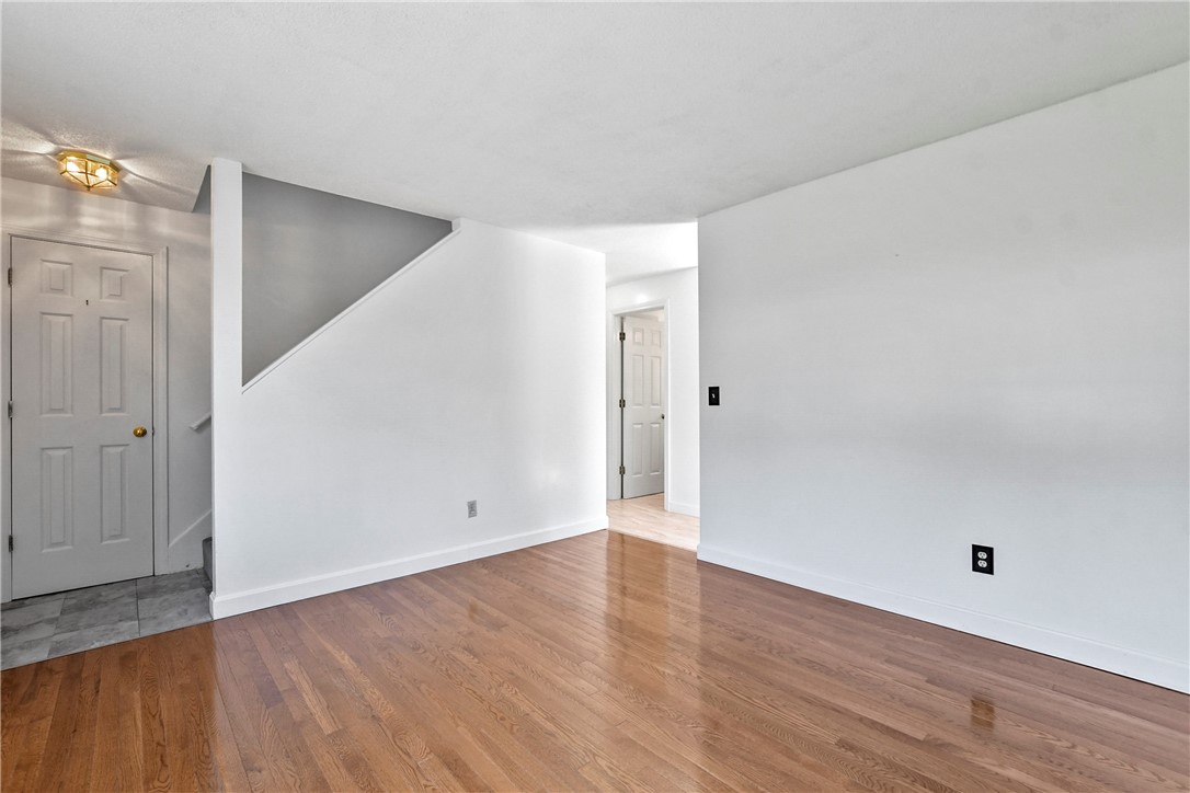 9 Sundown Lane Middletown, RI 02842 - Photo 13 of 44