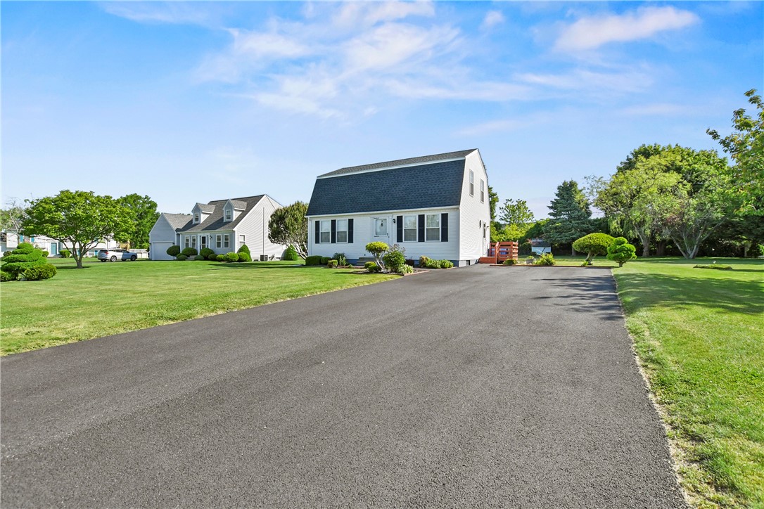 9 Sundown Lane Middletown, RI 02842 - Photo 4 of 44