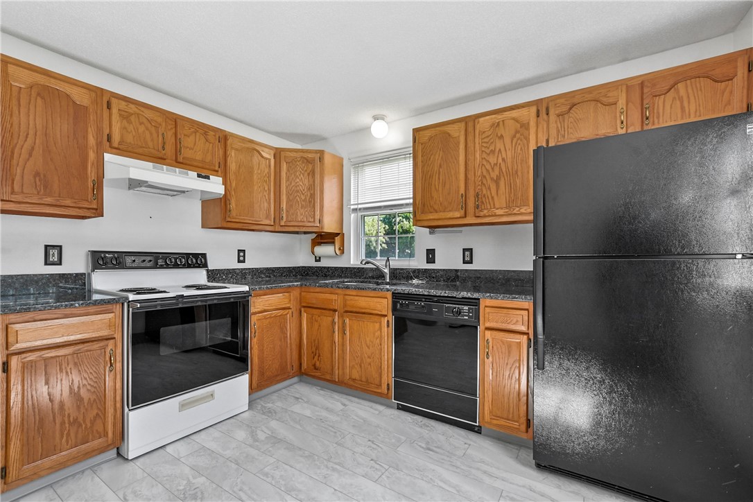 9 Sundown Lane Middletown, RI 02842 - Photo 7 of 44