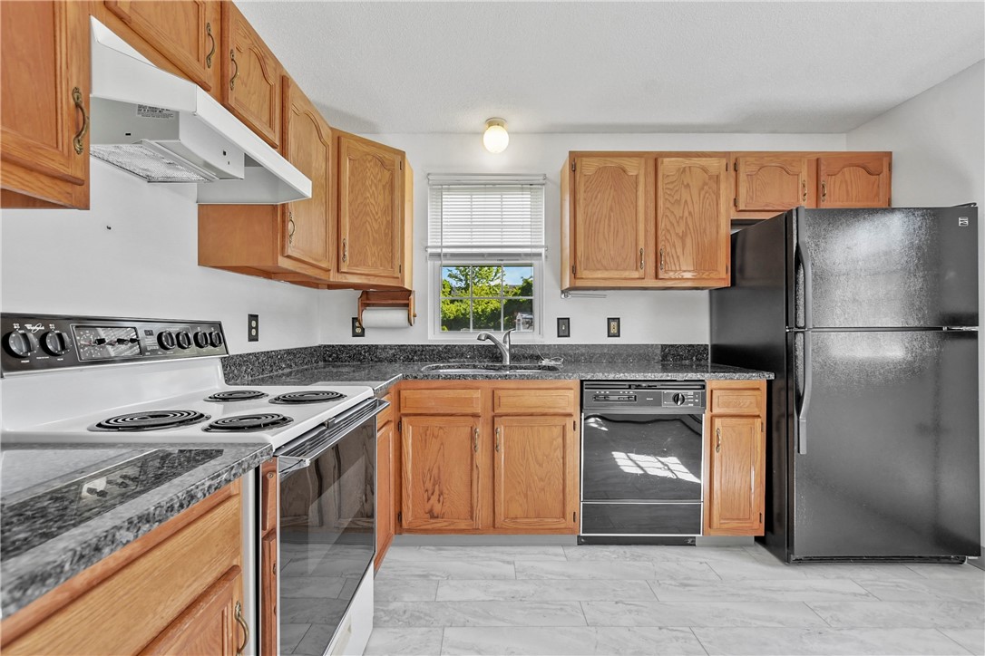 9 Sundown Lane Middletown, RI 02842 - Photo 9 of 44