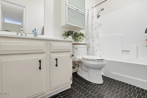 $565,000 | 2680 Lake Avenue, Unit 8, Altadena, CA 91001