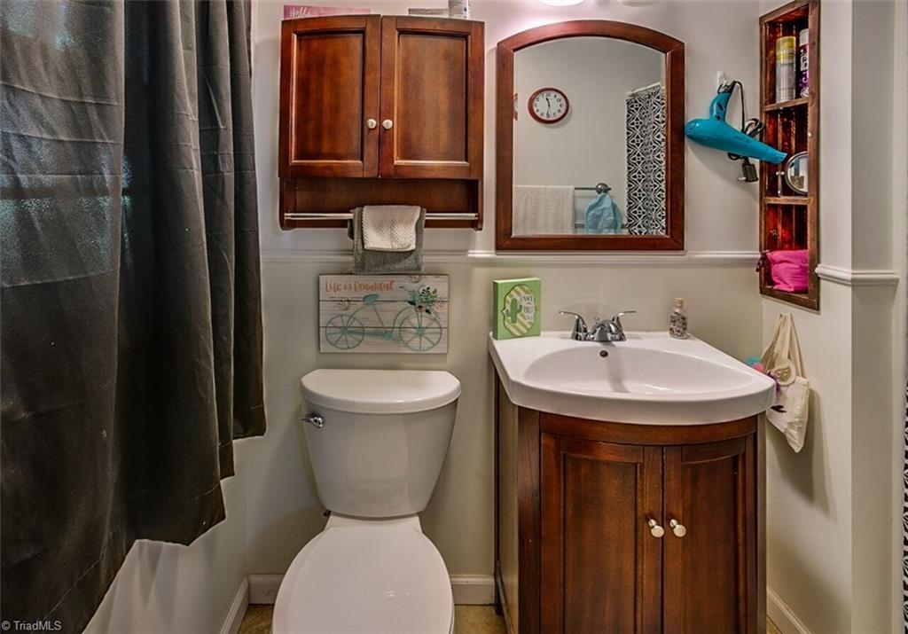 500 Springwood Road Asheboro, NC 27205 - Photo 22 of 25 Full bath