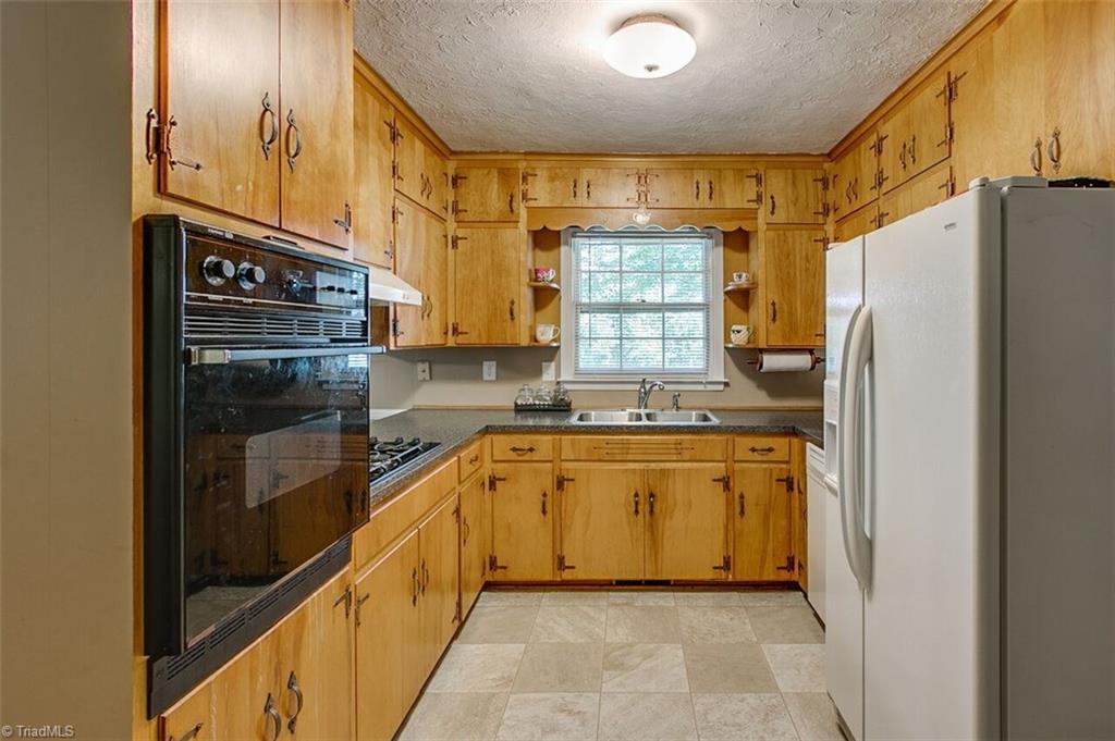 500 Springwood Road Asheboro, NC 27205 - Photo 8 of 25 Gallery Image 8