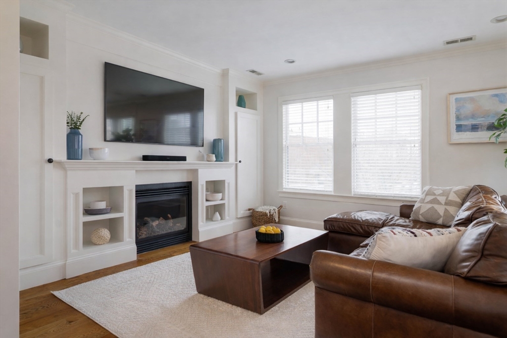 17 Summit Avenue, Unit 2 Brookline, MA 02446 - Photo 2 of 29