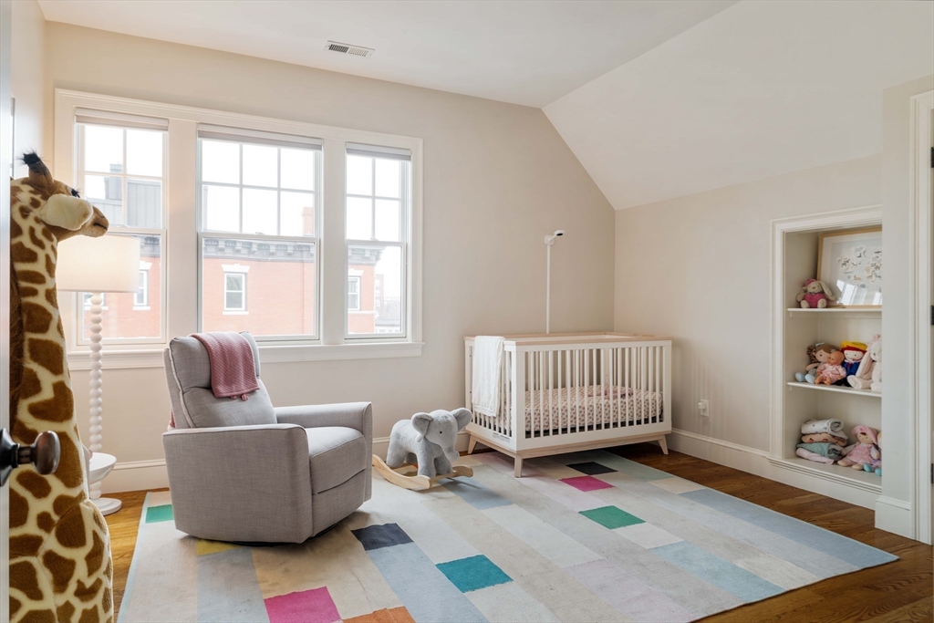 17 Summit Avenue, Unit 2 Brookline, MA 02446 - Photo 21 of 29