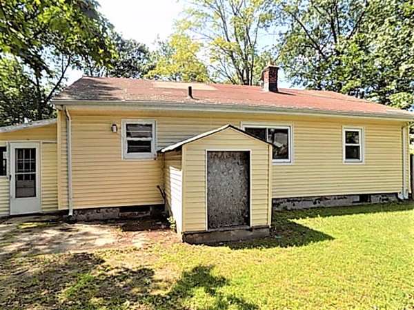 121 Samuel Street Springfield, MA 01109 - Photo 3 of 16