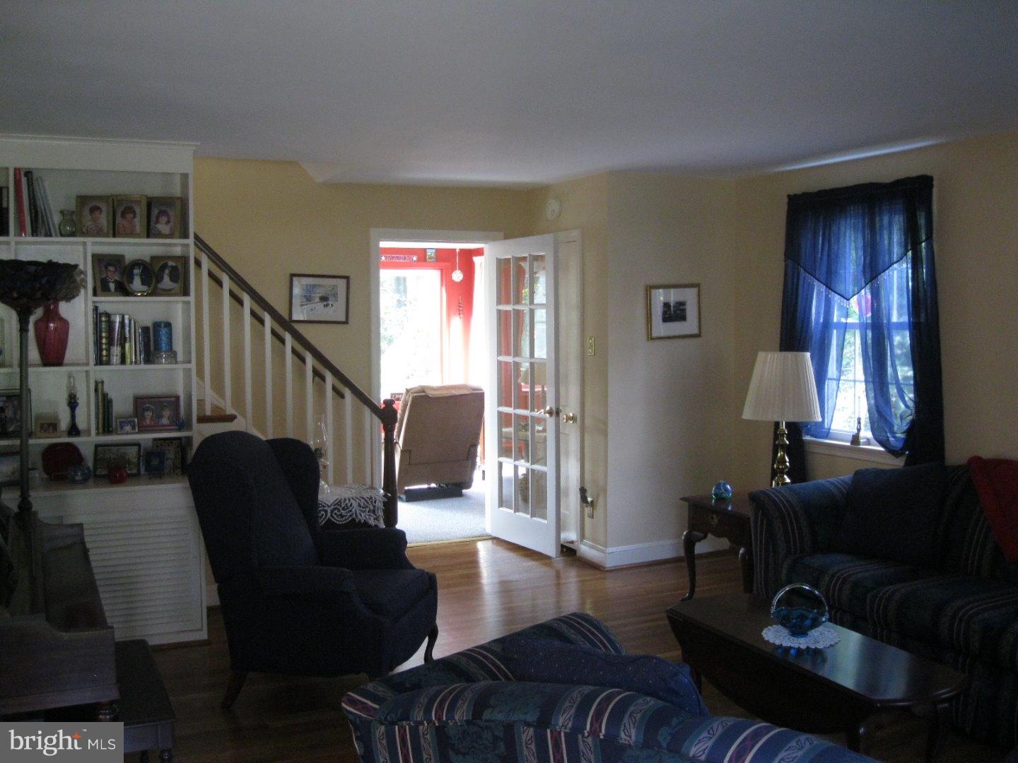 272 Valley View Road Springfield, PA 19064 - Photo 2 of 24 Living Room
