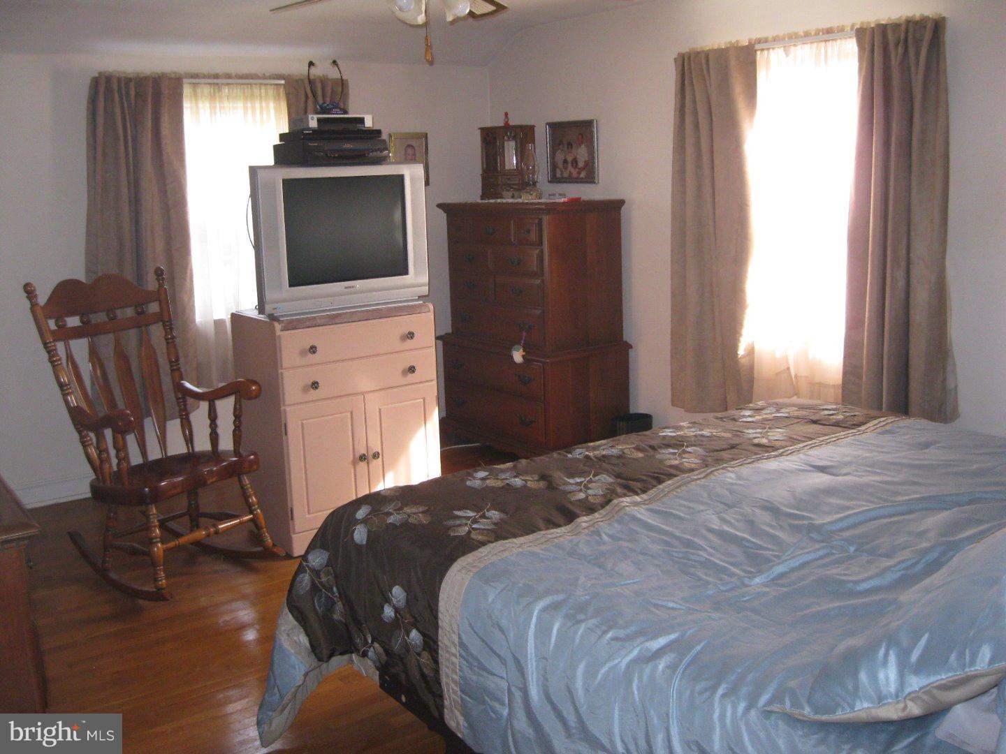 272 Valley View Road Springfield, PA 19064 - Photo 11 of 24 Bedroom - Main