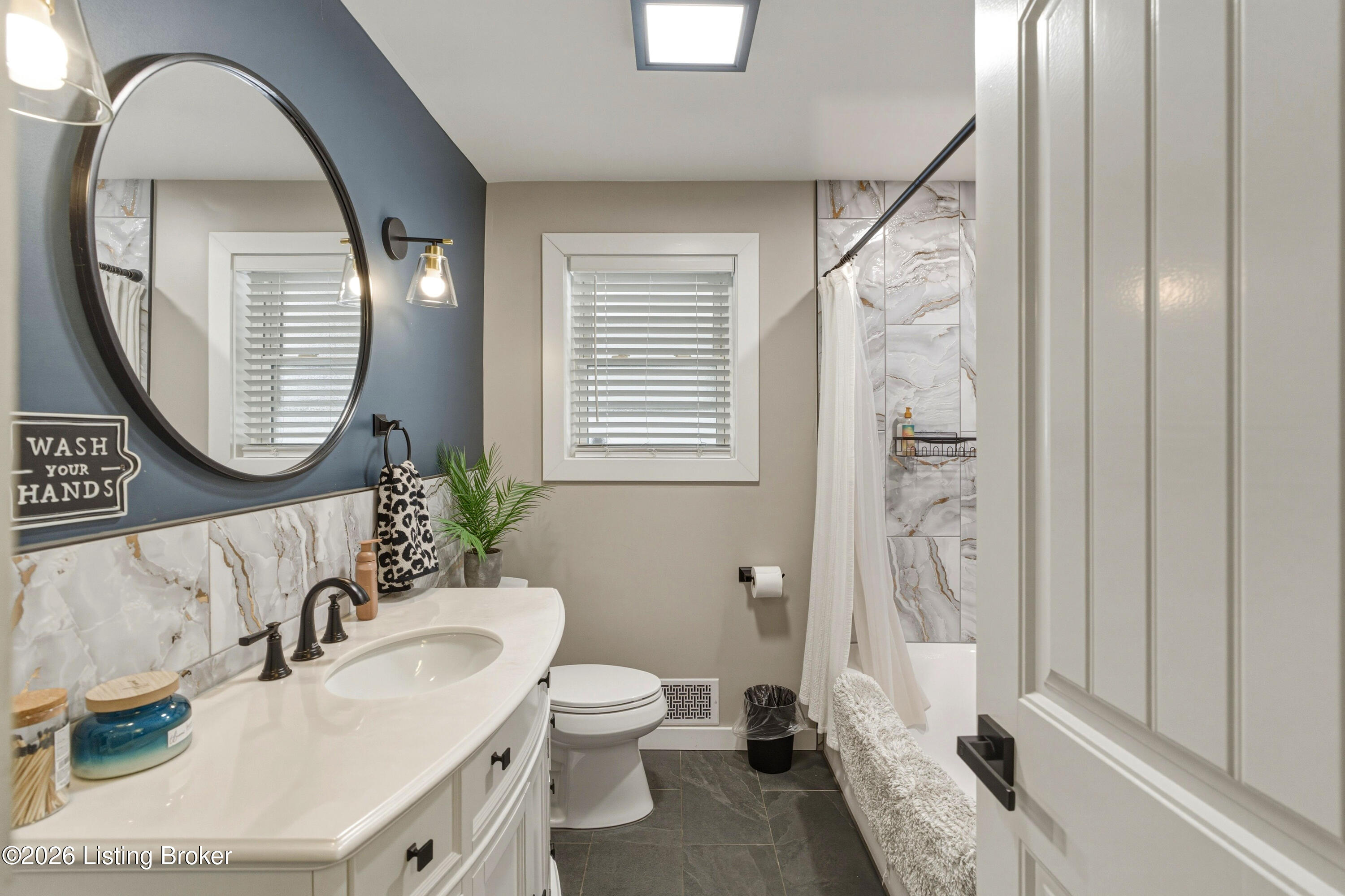 10707 Torrington Road Louisville, KY 40272 - Photo 13 of 65 DSC01687