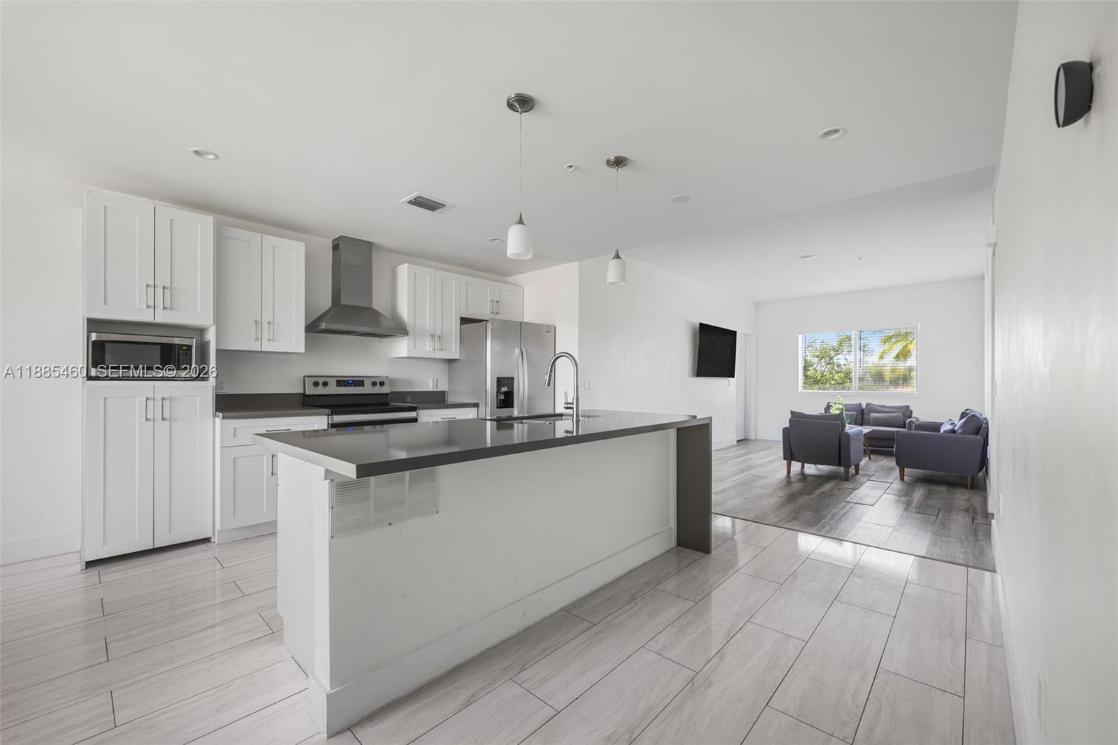 Foster Road Hallandale Beach, FL 33009 - Photo 8 of 22 Gallery Image 8