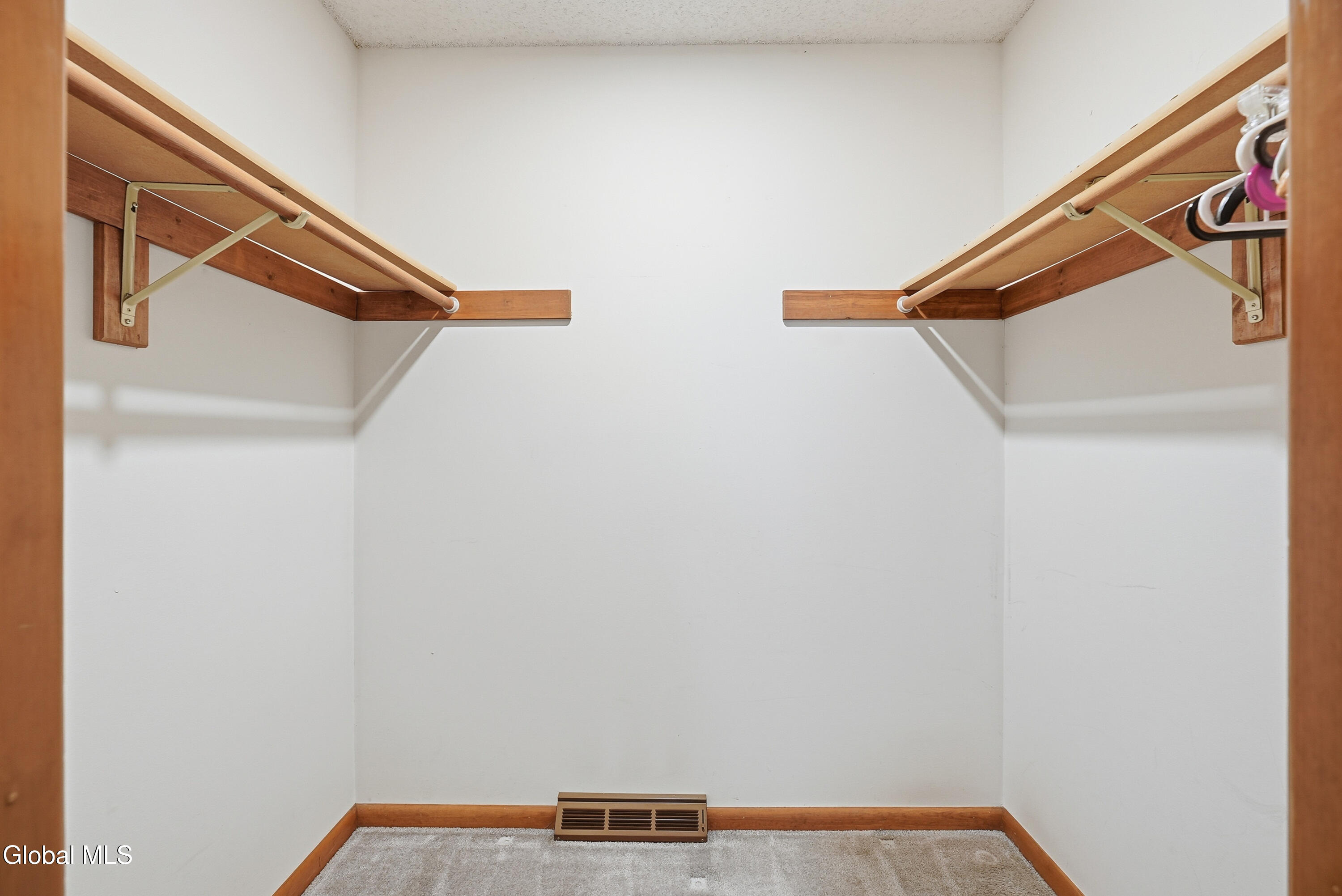 7 Lea Court Schenectady, NY 12309 - Photo 15 of 33 16