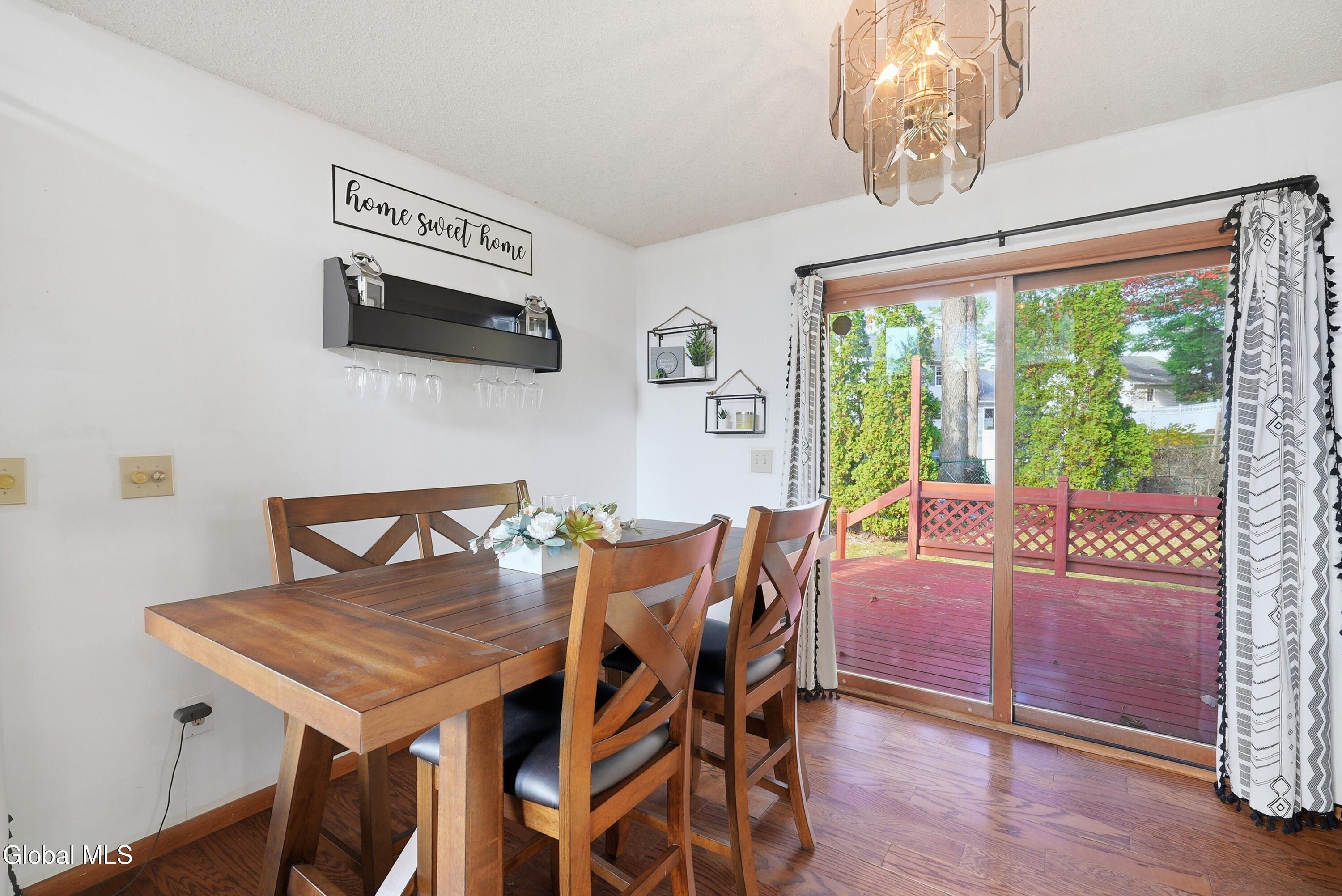 7 Lea Court Schenectady, NY 12309 - Photo 8 of 33 9