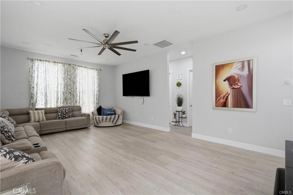 13225 Mountain Road Pinon Hills, CA 92372 - Photo 17 of 38 Gallery Image 17
