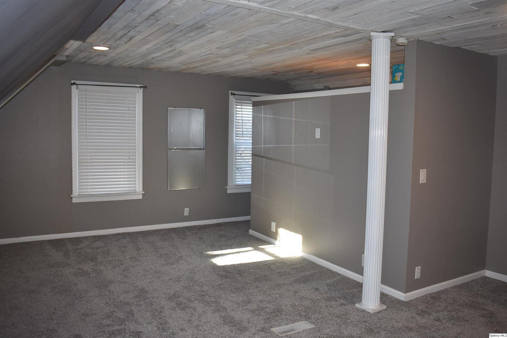 2119 Jefferson Street Quincy, IL 62301 - Photo 13 of 21