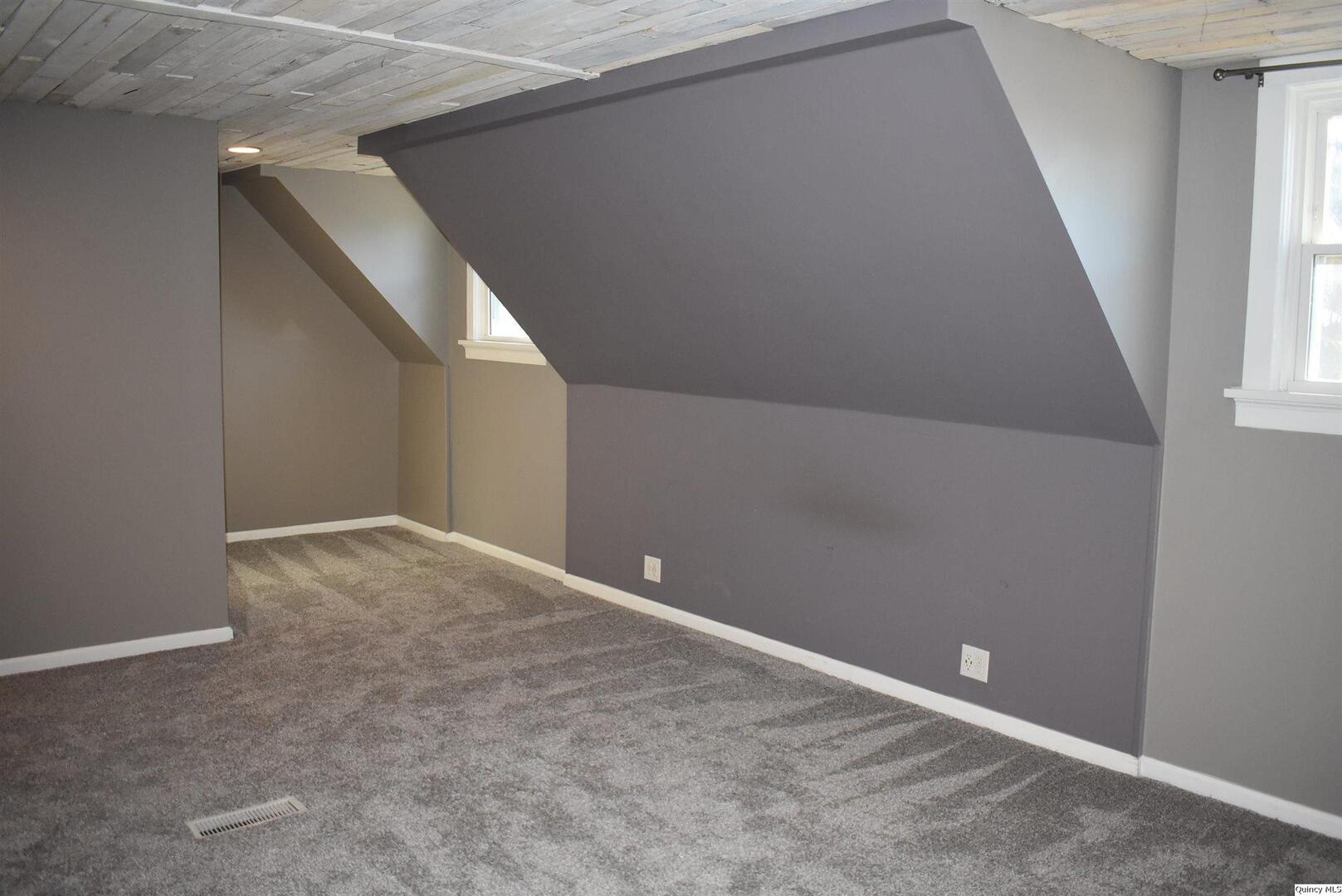 2119 Jefferson Street Quincy, IL 62301 - Photo 14 of 21