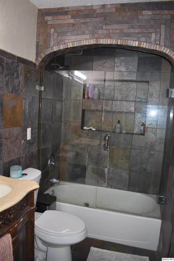 2119 Jefferson Street Quincy, IL 62301 - Photo 18 of 21