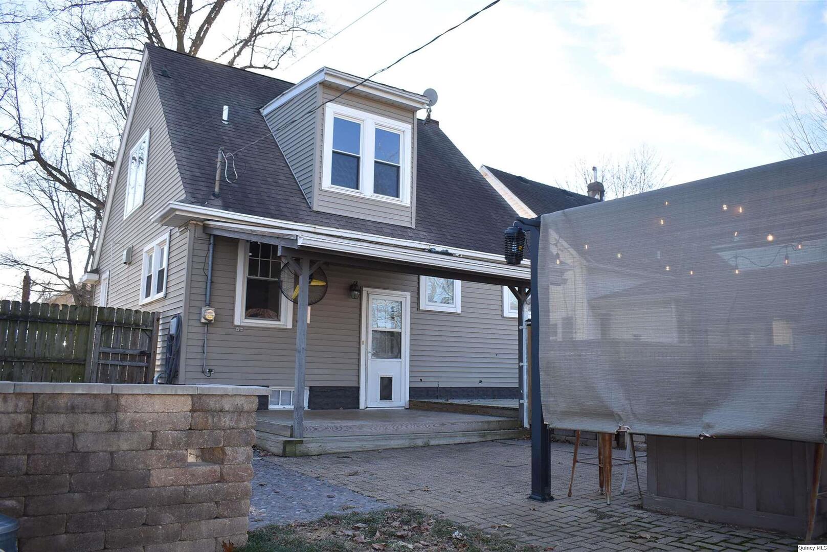 2119 Jefferson Street Quincy, IL 62301 - Photo 4 of 21